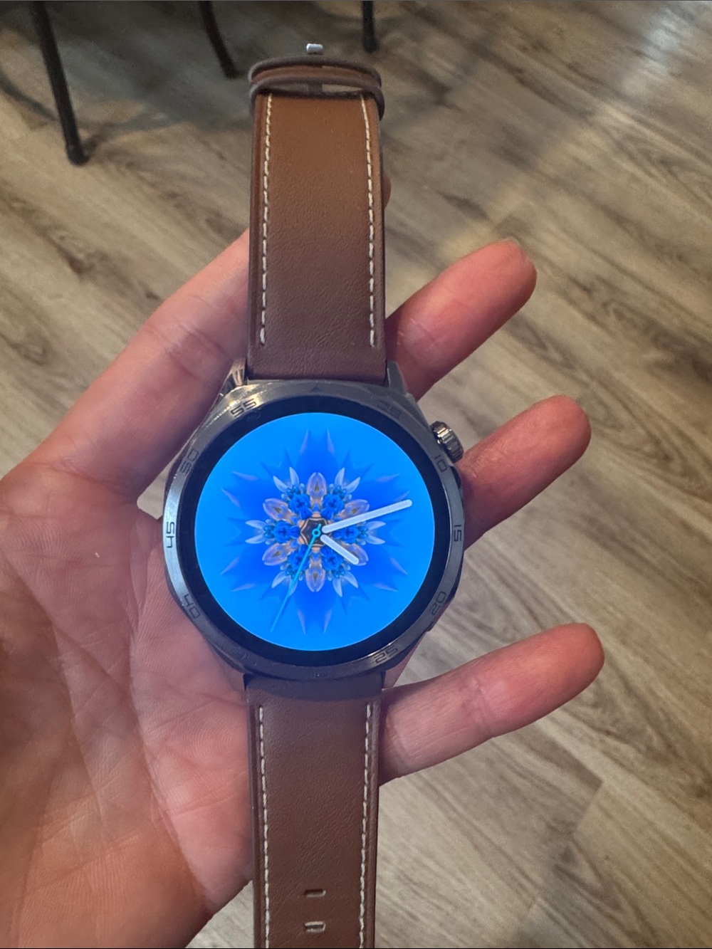 Smartwatch with Brown Leather Band - Blue Display